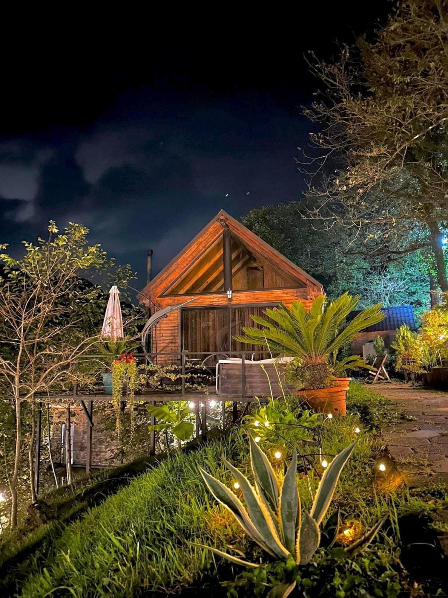 Woodpecker Georgia Hotel Batumi Ngoại thất bức ảnh