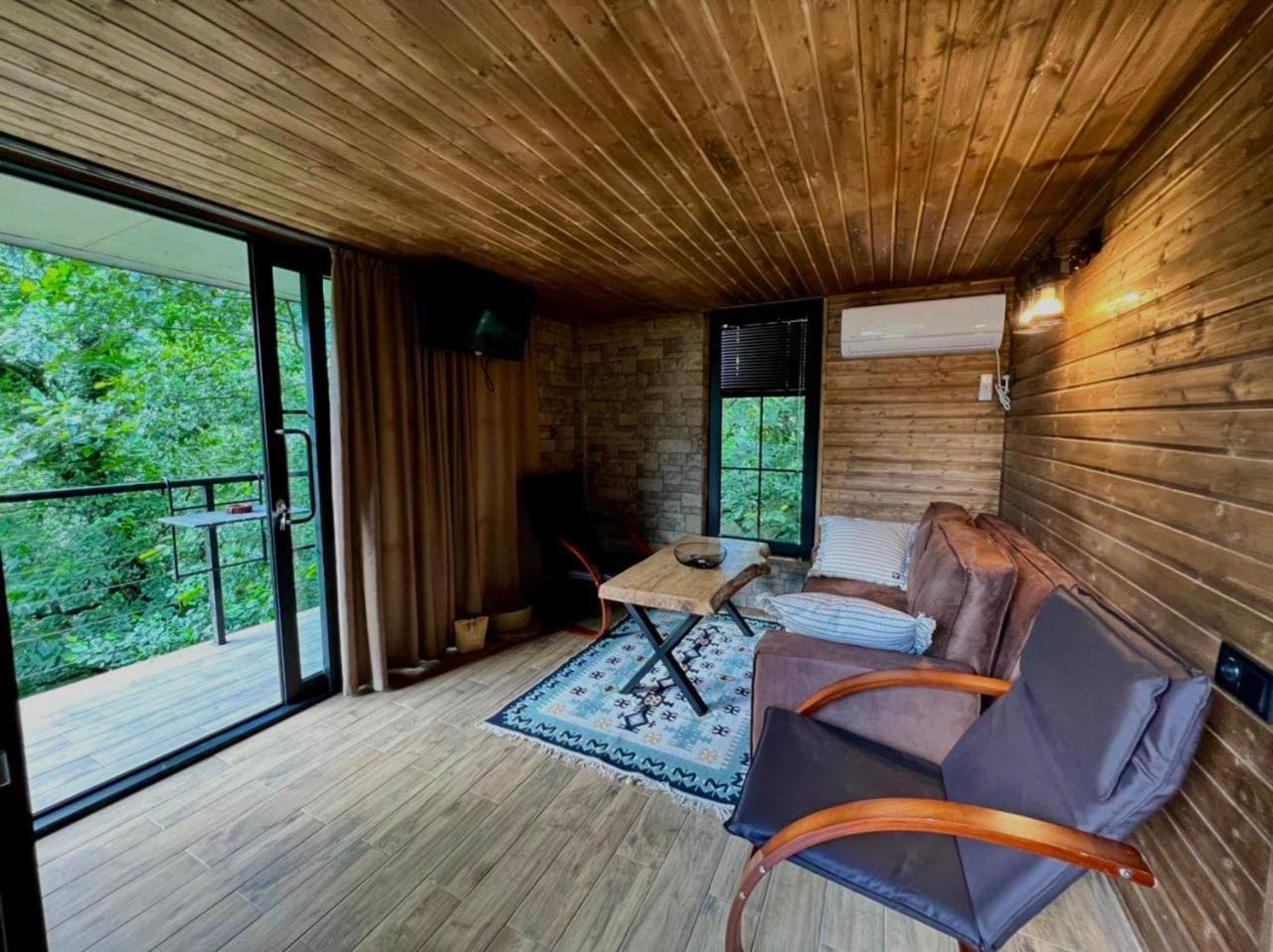 Woodpecker Georgia Hotel Batumi Ngoại thất bức ảnh