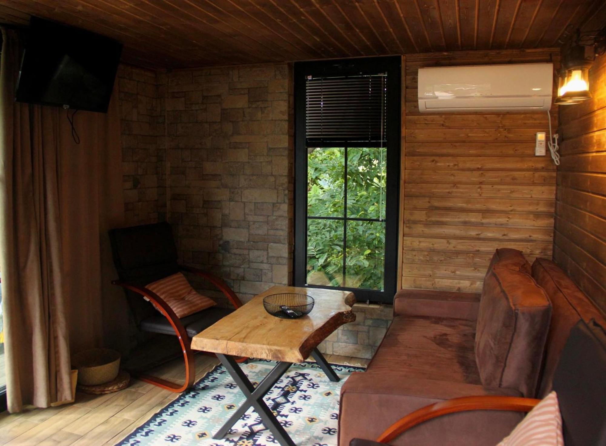 Woodpecker Georgia Hotel Batumi Ngoại thất bức ảnh